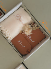 Load image into Gallery viewer, Lady Travel Kit