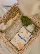 Load image into Gallery viewer, Alabaster Hamper Basket