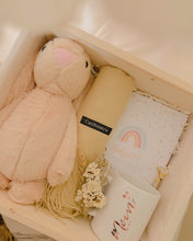 Load image into Gallery viewer, Mom to Be Gift Box