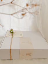 Load image into Gallery viewer, Golden Wine Single Set