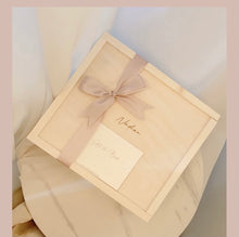 Load image into Gallery viewer, Gloria