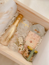 Load image into Gallery viewer, Harlow