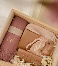 Load image into Gallery viewer, Beth