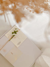Load image into Gallery viewer, Golden Hamper Gift Set
