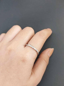 white gold 18k saudi gold minimalist ring 2 | russian stones