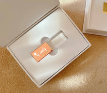 Load image into Gallery viewer, USB with box| PERSONALIZED
