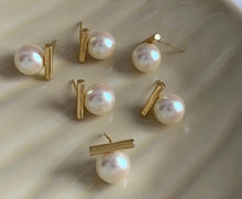 Load image into Gallery viewer, 18K Rod Pearl Earrings
