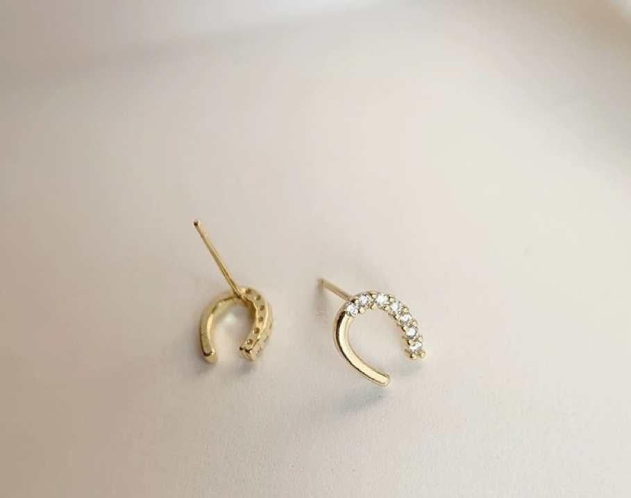 18k minimalist u-shaped stud earrings