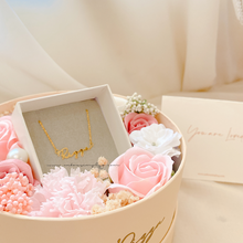 Load image into Gallery viewer, 18K Customized Necklace with Florals
