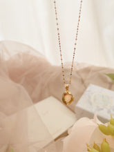 Load image into Gallery viewer, mémoire d&#39;amour locket necklace (pawnable)
