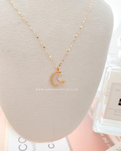 Minimalist 18k Pawnable Moon Necklace