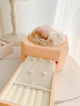 Load image into Gallery viewer, 18K Freshwater Pearl Gift Set
